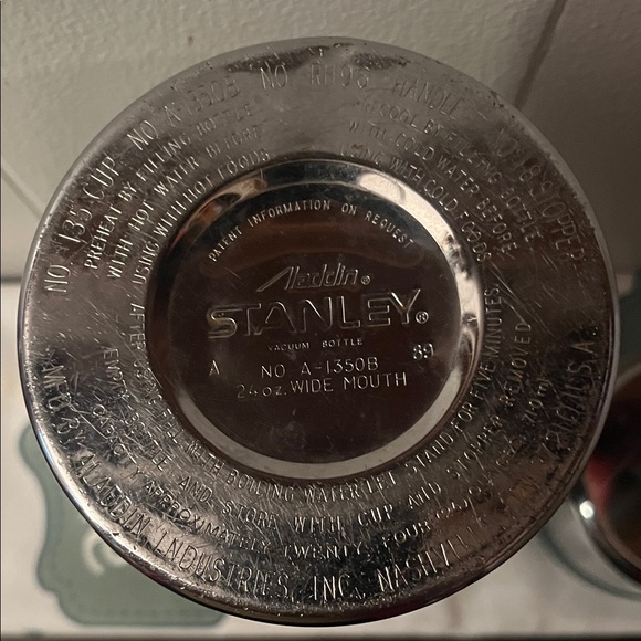 Stanley Classic Silver and Green Thermos - Picture 3 of 4